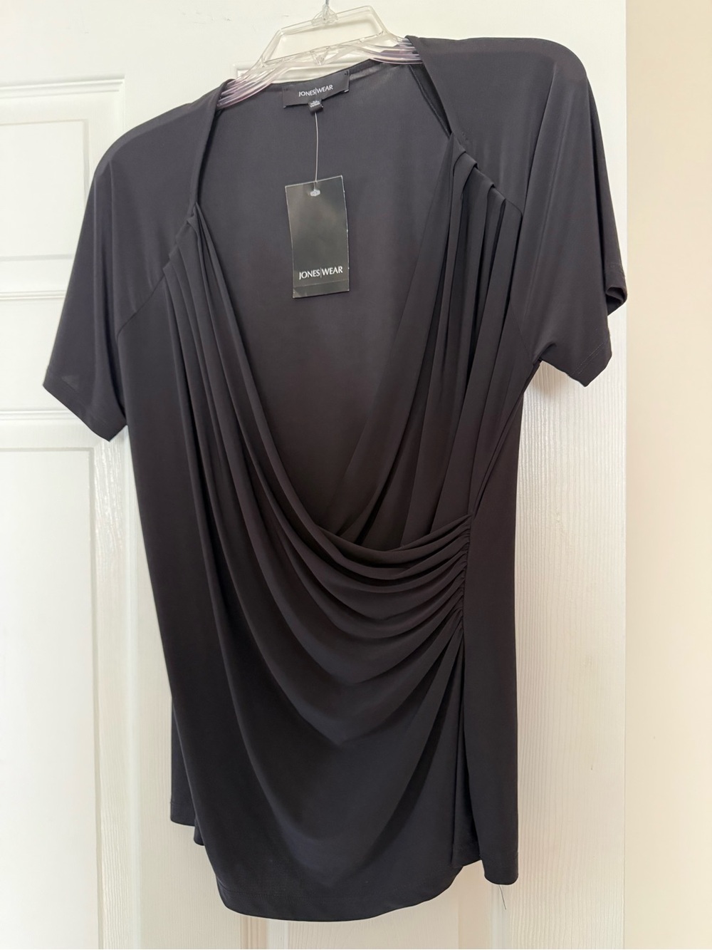 Jones Wear Black Draped Ruched V-Neck Short Sleeve Top